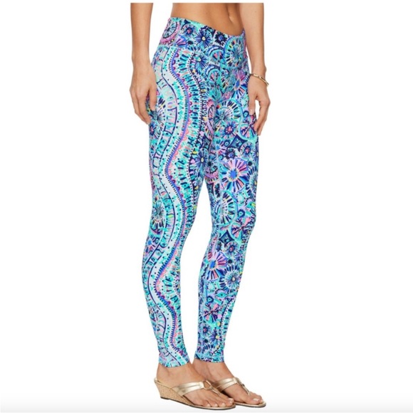 Lilly Pulitzer Pants - Lilly Pulitzer Luxletic Weekender Leggings Multi The Swim Engineered Size L
